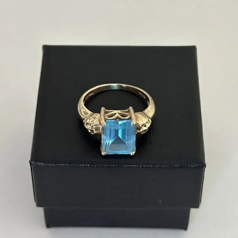 Cyde Duneier Designer 10K Yellow Gold Blue Topaz Emerald Cut Ring Size 6
